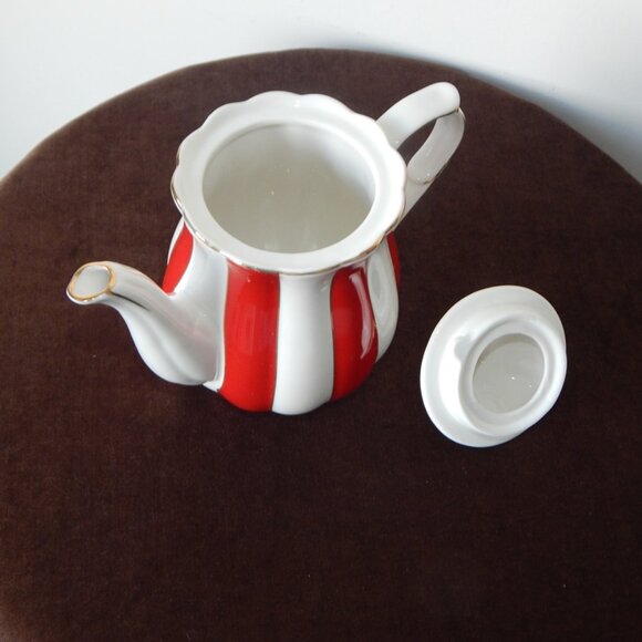 GRACE TEAWARE Fine Porcelain Holiday Red White Tall Teapot Scalloped Top New - Picture 5 of 6